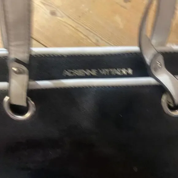 Adrienne Vittadini Black And White Handbag - Picture 2 of 9